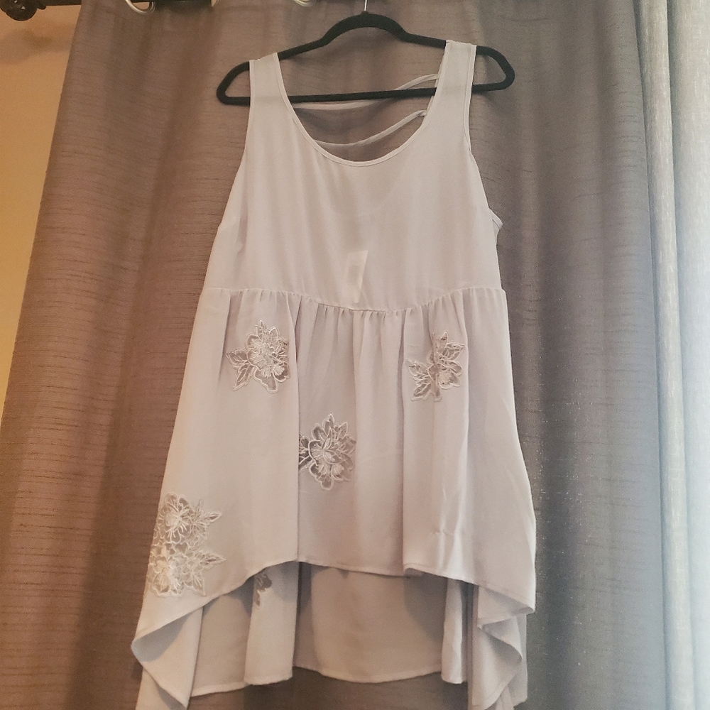Torrid embroidered tank - Picture 4 of 4